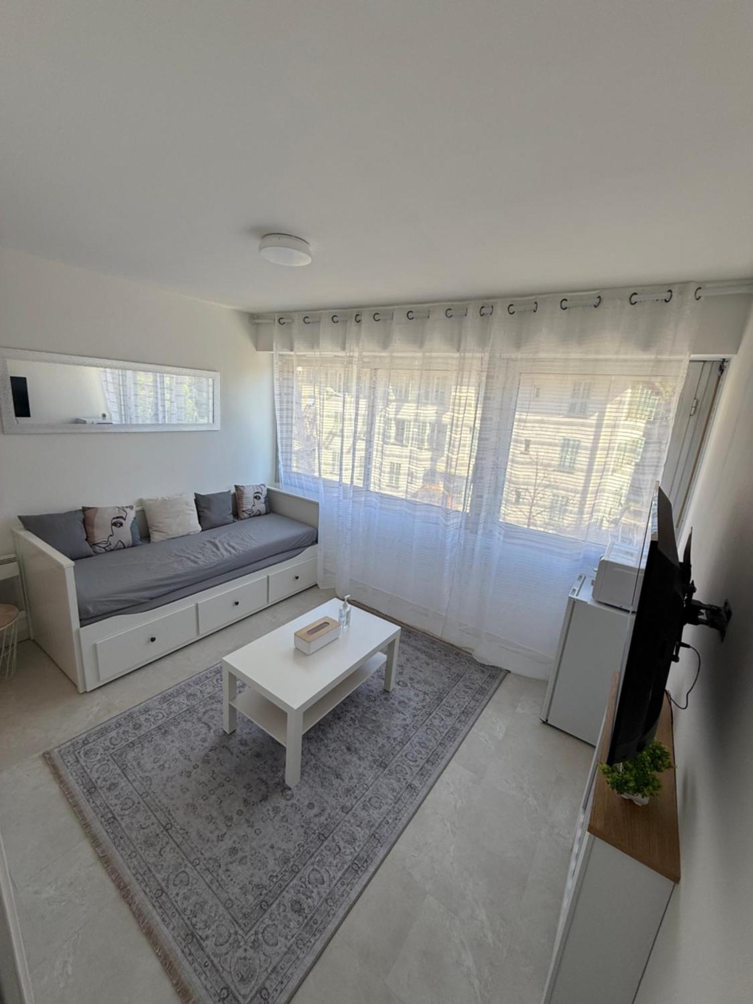 Studio Cosy Entierement Equipe نيس المظهر الخارجي الصورة